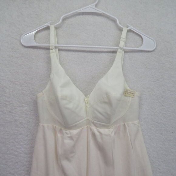 Warners Slip Size 36B Nylon Spandex Adjustable Straps Made In USA Vintage New - Picture 2 of 8